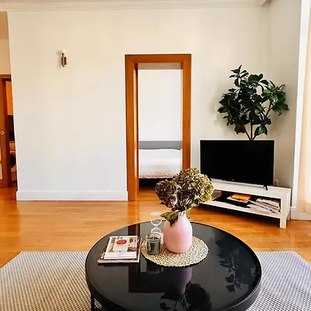 2 Bedrooms In Marais Paris Extérieur photo