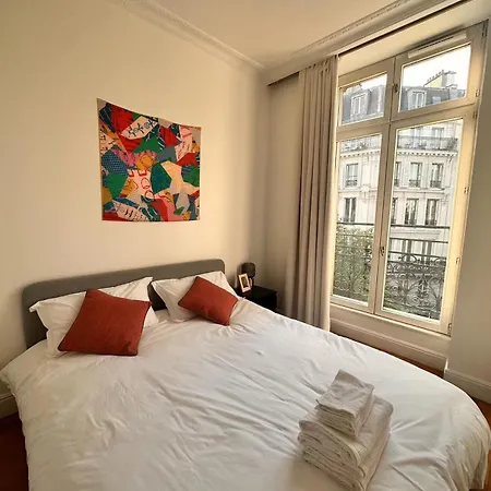 2 Bedrooms In Marais Paris Extérieur photo