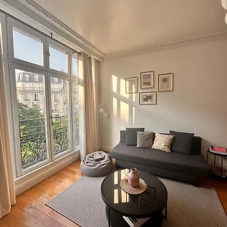 2 Bedrooms In Marais Paris Extérieur photo